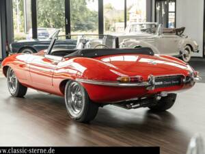 Imagen 3/15 de Jaguar E-Type 4.2 (1965)