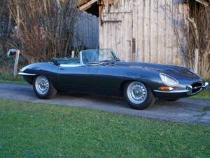 Bild 22/52 von Jaguar E-Type 4.2 (1965)