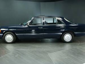 Bild 3/30 von Mercedes-Benz 560 SEL (1990)