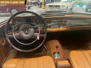 Immagine 24/33 di Mercedes-Benz 280 SL (1968)