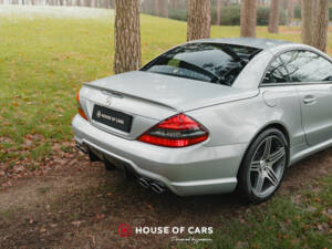 Immagine 10/43 di Mercedes-Benz SL 63 AMG (2008)