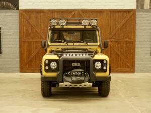 Immagine 2/30 di Land Rover Defender Works V8 Trophy (2015)