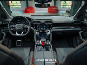 Bild 17/25 von Lamborghini Urus (2022)