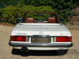 Image 5/50 of Mercedes-Benz 380 SL (1982)