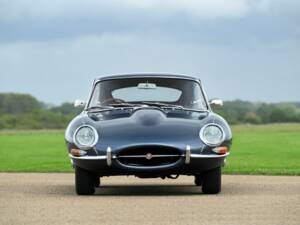 Image 2/30 de Jaguar Type E 3.8 (1963)