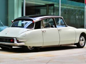 Image 21/77 de Citroën DS 19 (1958)