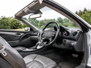 Afbeelding 4/40 van Mercedes-Benz SL 55 AMG (2003)