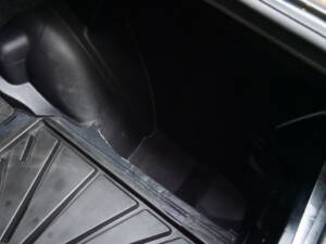 Image 72/83 of Mercedes-Benz 190 E 2.3-16 (1984)