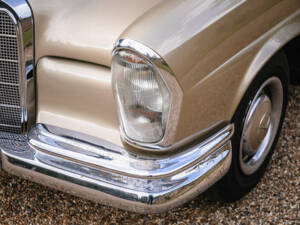 Image 35/50 of Mercedes-Benz 250 SE (1966)