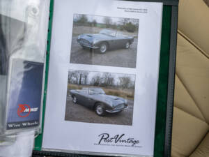 Immagine 54/57 di Aston Martin DB 6 Volante (1969)