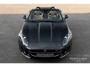 Image 16/38 of Jaguar F-Type S (2014)