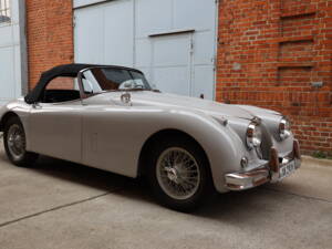 Image 55/91 of Jaguar XK 150 OTS (1958)