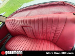 Image 13/15 of Mercedes-Benz 220 SE b (1961)