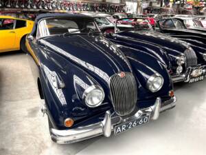 Image 18/26 of Jaguar XK 150 SE OTS (1958)