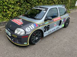Imagen 17/19 de Renault Clio II V6 (2002)