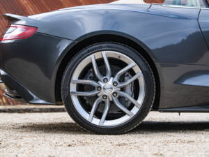 Image 33/35 of Aston Martin Vanquish (2017)