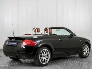 Image 2/50 of Audi TT 1.8 T (2000)