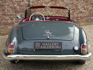Image 44/50 of Mercedes-Benz 190 SL (1957)