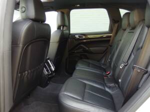 Image 69/98 of Porsche Cayenne S (2010)