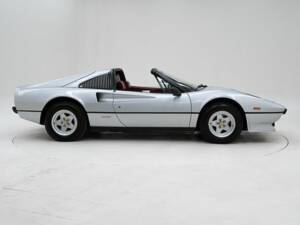Image 6/15 of Ferrari 308 GTS Quattrovalvole (1983)