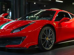 Image 7/50 of Ferrari 488 Pista (2019)