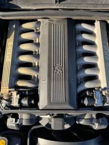 Bild 39/40 von BMW 850i (1991)