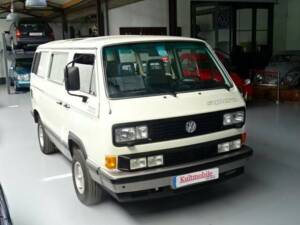 Image 3/32 of Volkswagen T3 Caravelle 2.1 Syncro (1991)