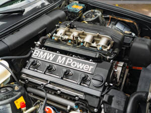 Image 15/57 of BMW M3 (1988)