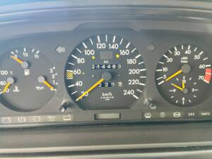 Bild 19/40 von Mercedes-Benz E 300 T 4MATIC (1994)