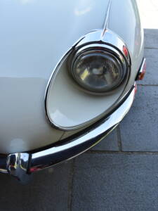 Image 23/24 of Jaguar E-Type (2+2) (1970)