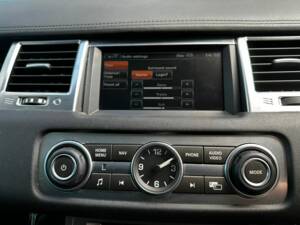 Bild 76/77 von Land Rover Range Rover Sport SDV6 (2013)