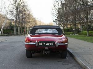 Image 10/25 de Jaguar Type E 4.2 (1965)