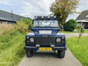 Image 4/39 de Land Rover Defender 90 (1997)