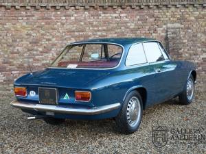 Bild 2/50 von Alfa Romeo Giulia 1300 GT Junior (1967)