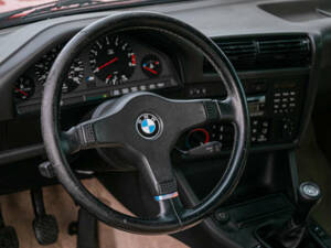 Image 19/34 of BMW M3 (1987)