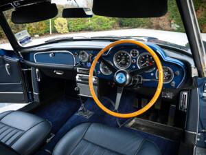 Image 11/14 de Aston Martin DB 4 Convertible (1963)