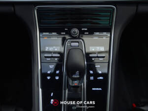 Image 40/49 of Porsche Panamera 4 E-Hybrid (2023)