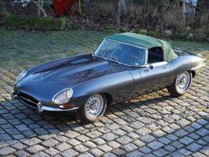 Bild 17/52 von Jaguar E-Type 4.2 (1965)