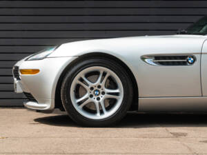 Image 6/53 of BMW Z8 (2001)