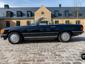 Image 3/32 de Mercedes-Benz 560 SL (1988)