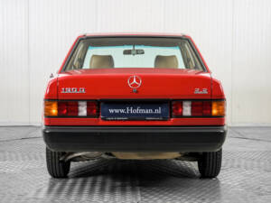 Bild 13/50 von Mercedes-Benz 190 D 2.2 (1984)