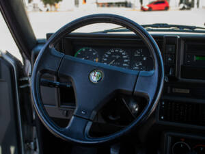 Immagine 6/6 di Alfa Romeo 75 2.0 Twin Spark (1992)