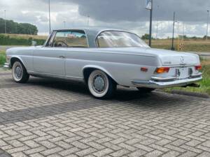 Image 4/6 of Mercedes-Benz 220 SE b (1963)
