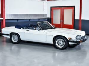 Image 7/7 of Jaguar XJS 5.3 V12 (1989)