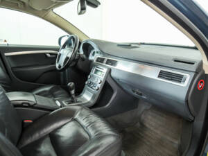 Imagen 12/46 de Volvo V70 D5 (2008)