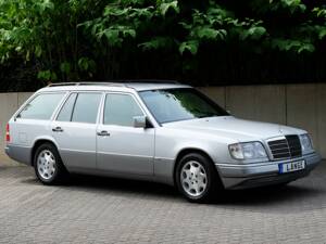 Image 7/75 of Mercedes-Benz E 280 T (1994)