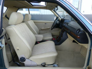 Image 12/20 de Mercedes-Benz 280 CE (1981)
