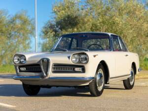 Image 4/7 of Alfa Romeo 2000 Sprint (1961)