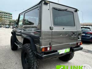 Image 6/10 de Mercedes-Benz 300 GD (SWB) (1980)