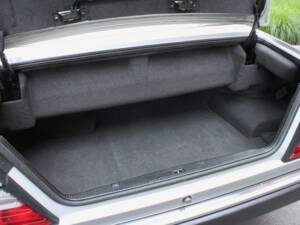 Immagine 15/19 di Mercedes-Benz 300 CE-24 (1992)